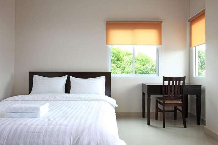 Room 4 of 34