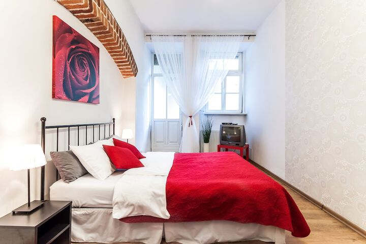 Room 3 of 9