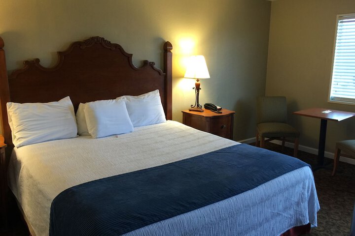 Room 9 of 63