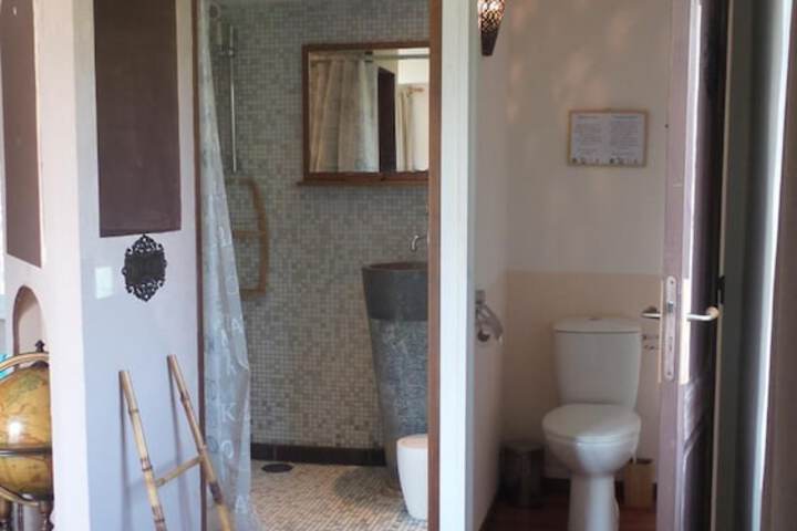 Room 19 of 53