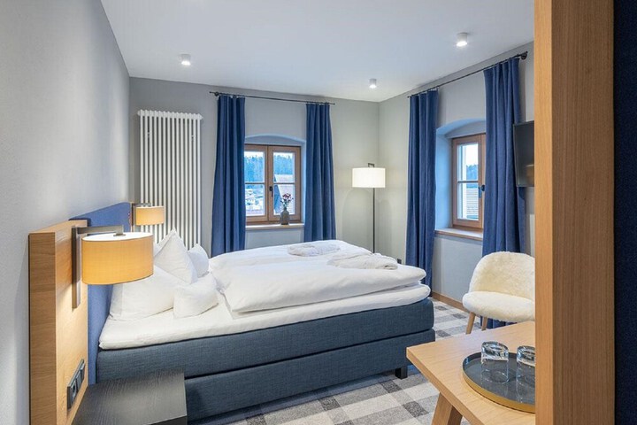 Room 8 of 30