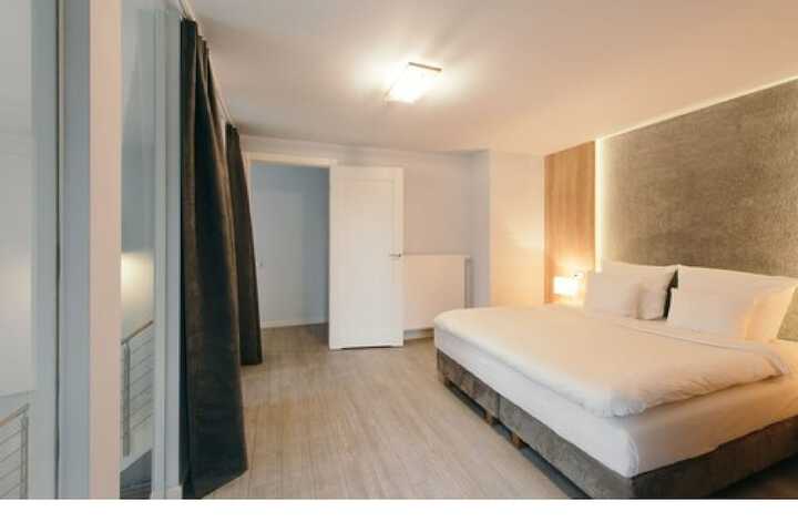 Room 76 of 183