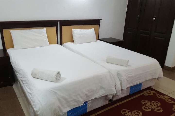 Room 6 of 32