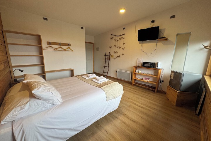 Room 18 of 37