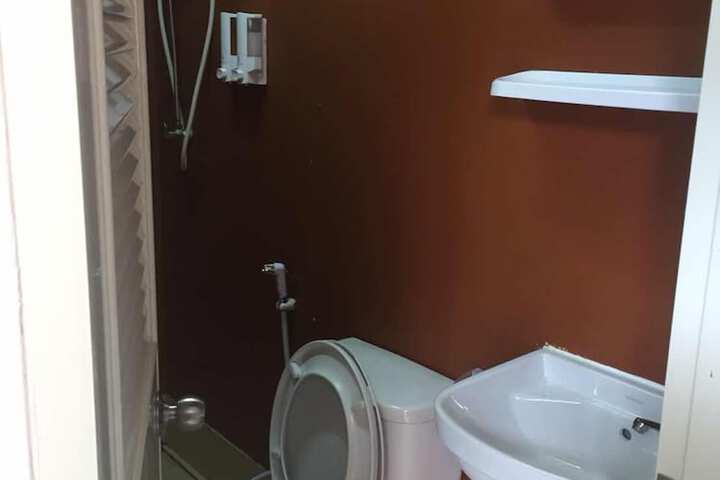 Room 37 of 189