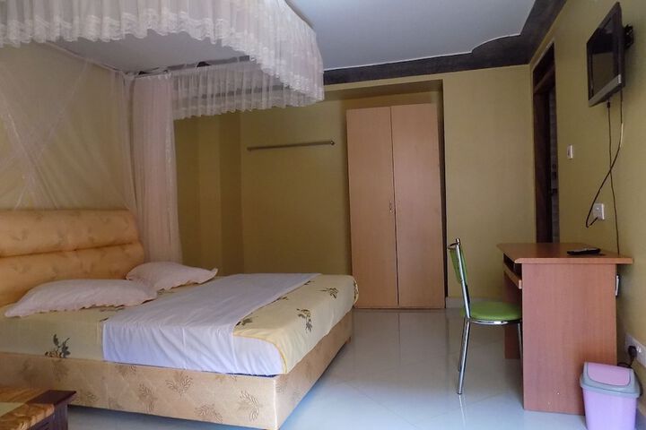 Room 13 of 43