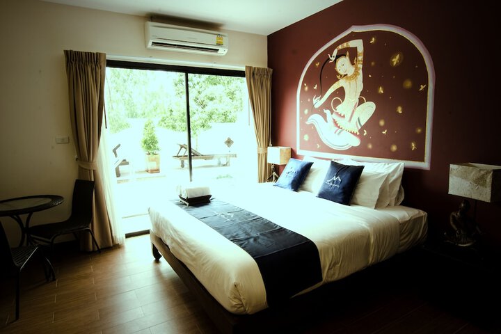 Room 10 of 38
