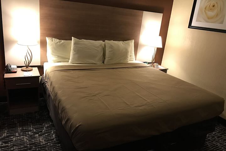 1 King Bed Upgrade (2 of 19)