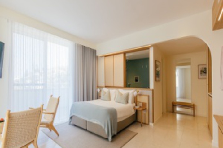 Room 105 of 672