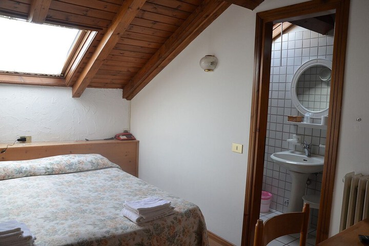 Room 13 of 47