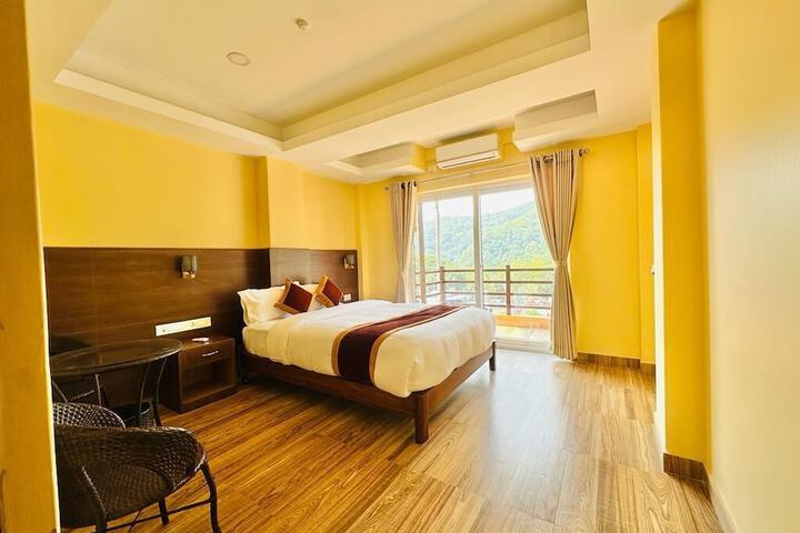 Room 10 of 78