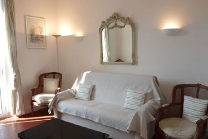 Room 42 of 47