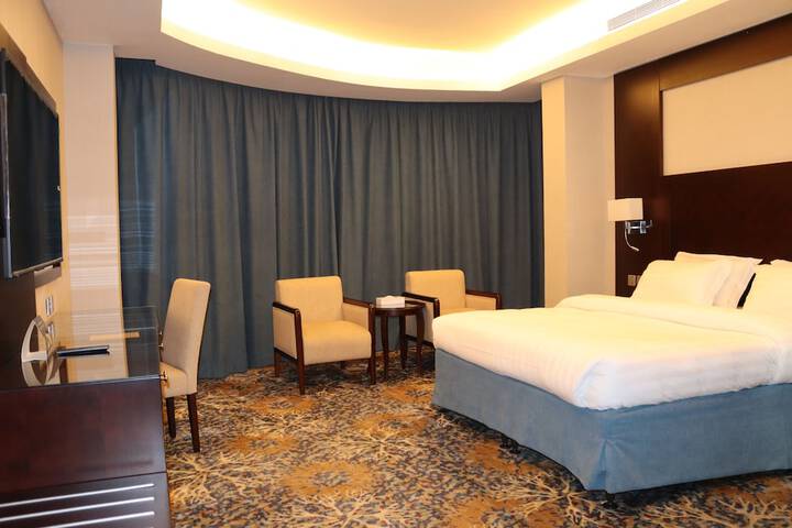 Room 4 of 23