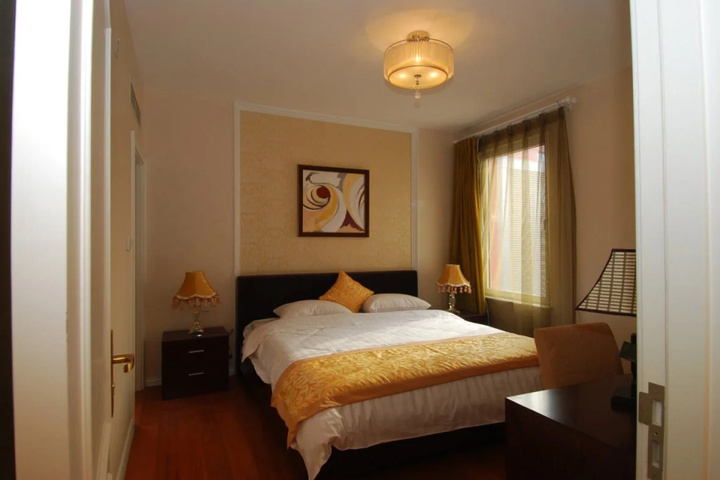 Room 3 of 12