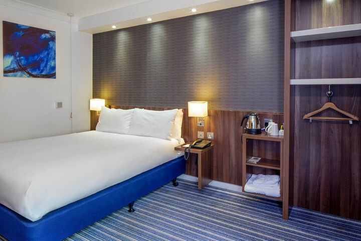 Room 9 of 52