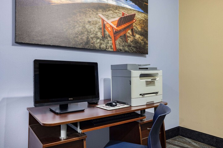 Business Center 51 of 56