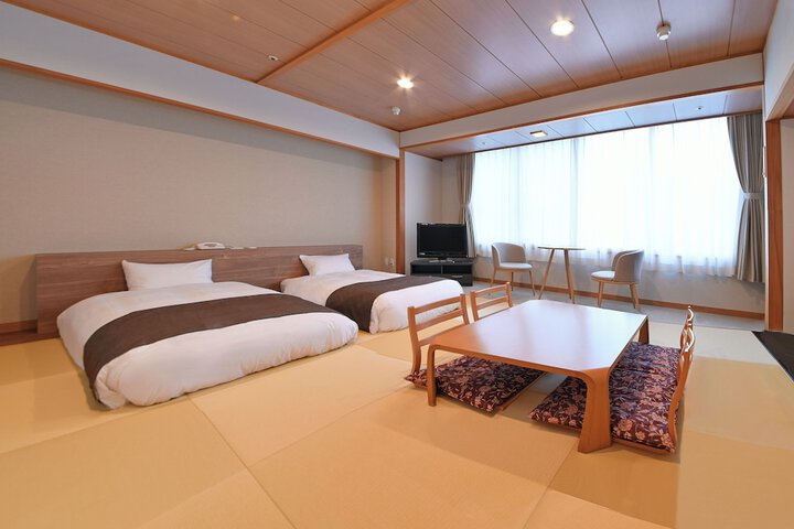 Room 2 of 17