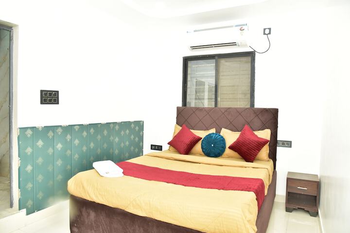 Room 5 of 38