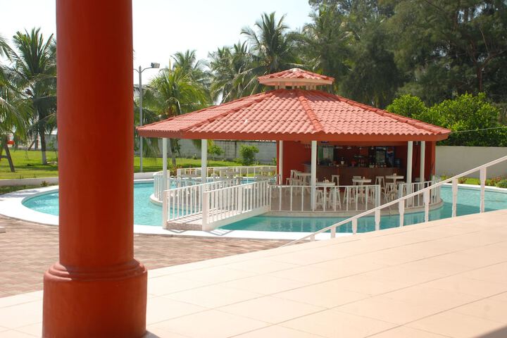 Hotel with Pool