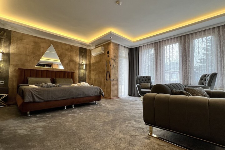 Room 36 of 71