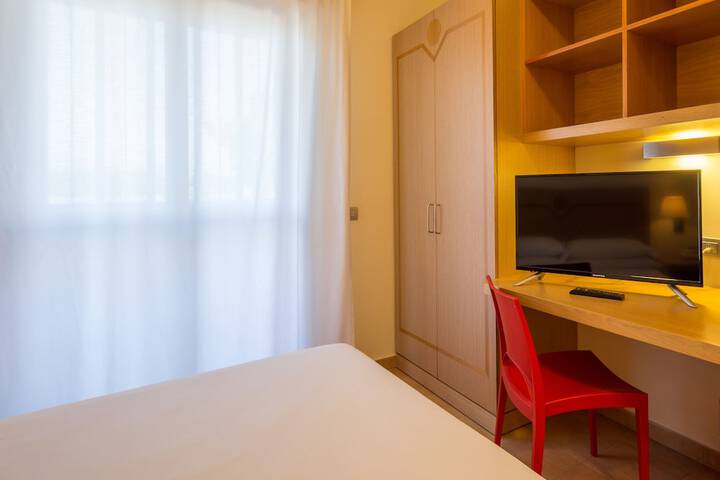 Room 7 of 33