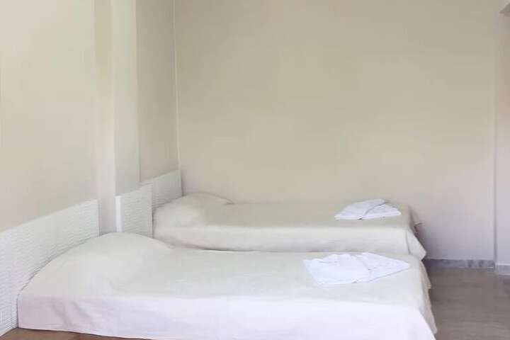 Room 7 of 66