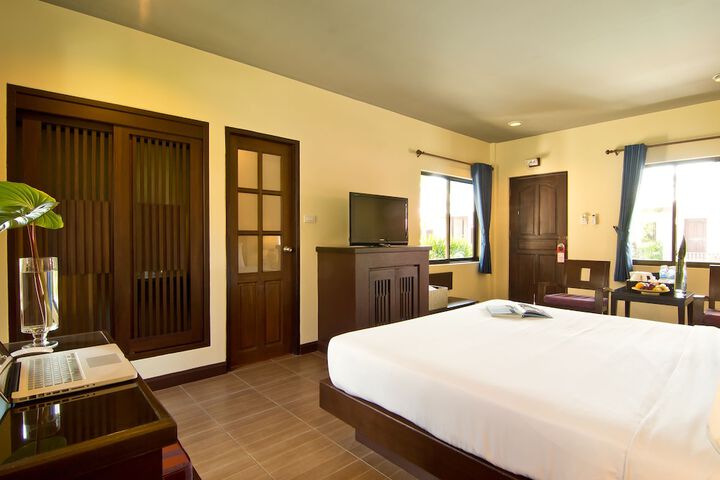 Room 3 of 36