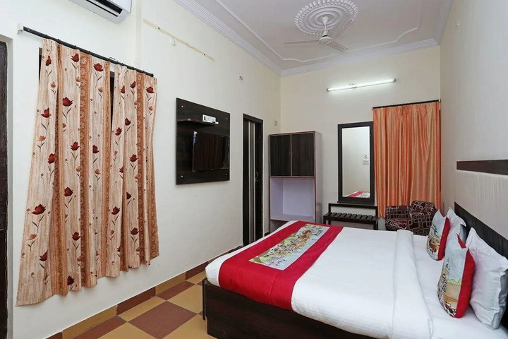 Room 4 of 14