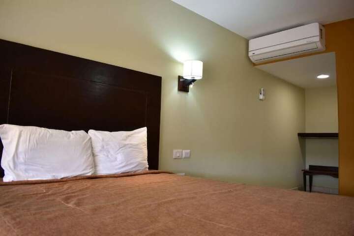 Room 7 of 36