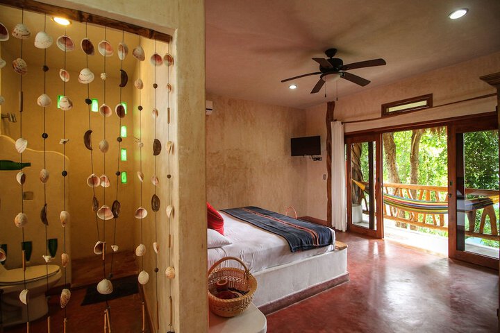 Room 32 of 147