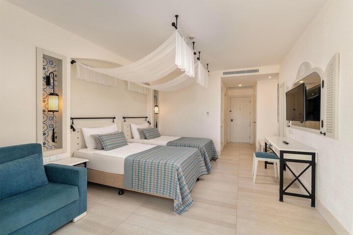 Room 34 of 171