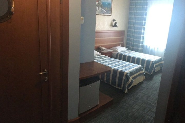 Room 8 of 75