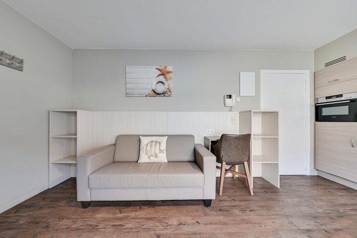 Room 10 of 30