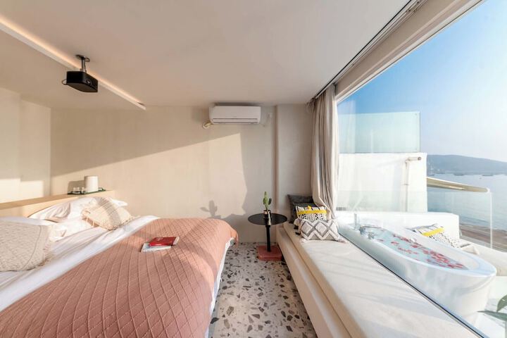 Room 71 of 190