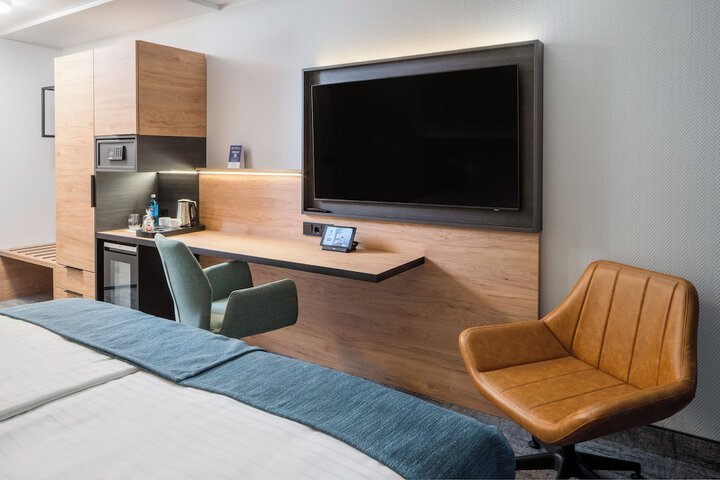 Room 4 of 55