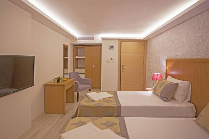Room 8 of 52
