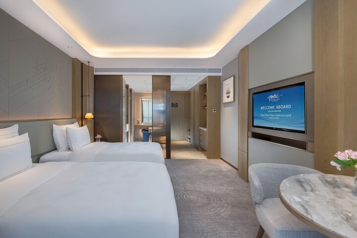 Room 7 of 114