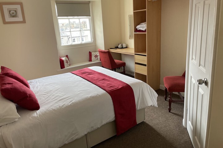 Room 2 of 11