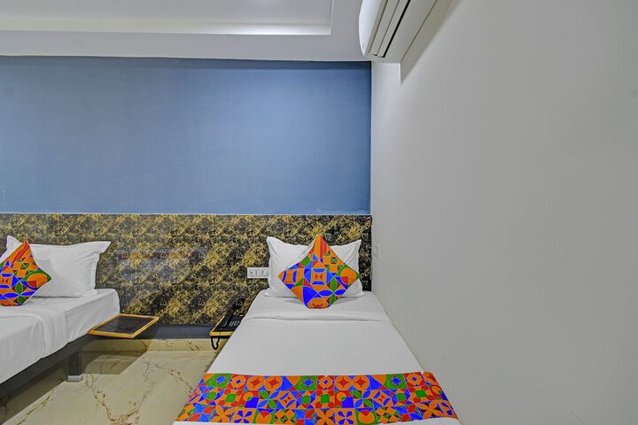 Room 9 of 29