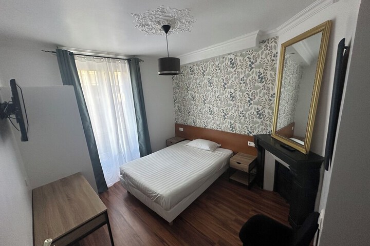 Room 15 of 42