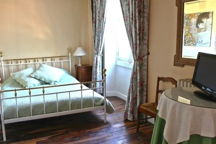 guest_rooms