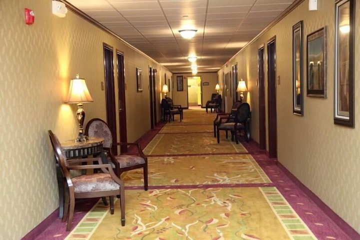 Ballroom/Hall 34 of 42