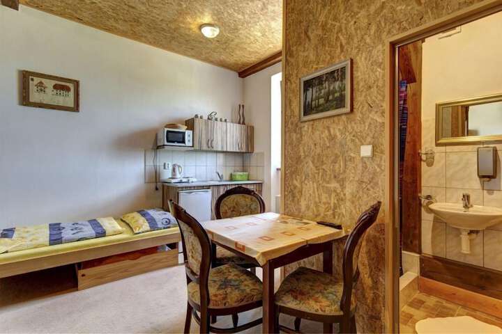Room 11 of 41