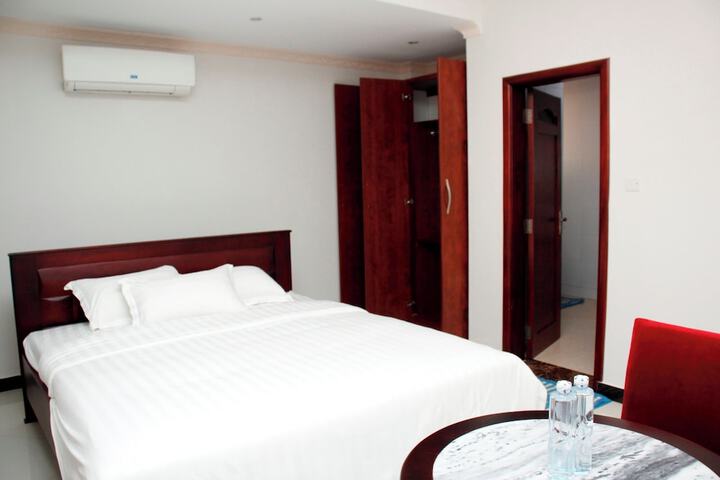 Room 44 of 117