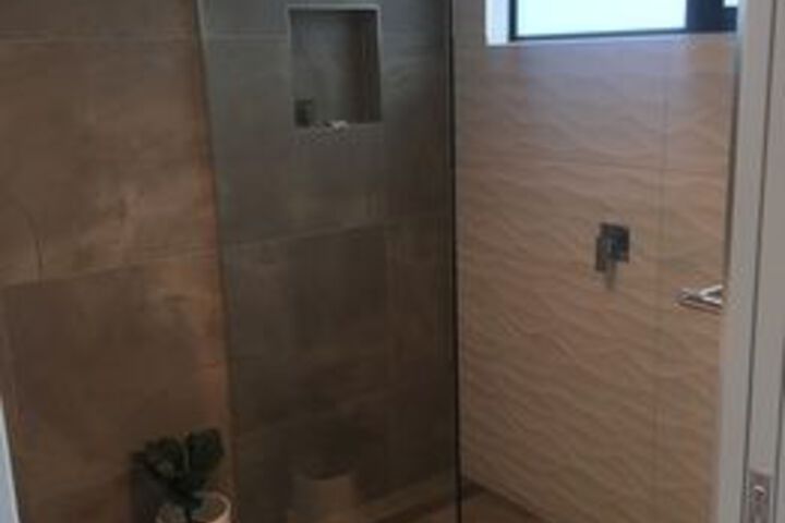 Room 3 of 8