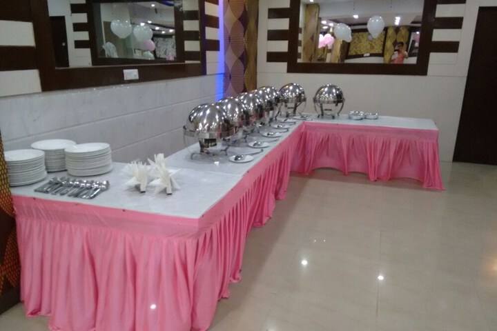 Dining 58 of 77