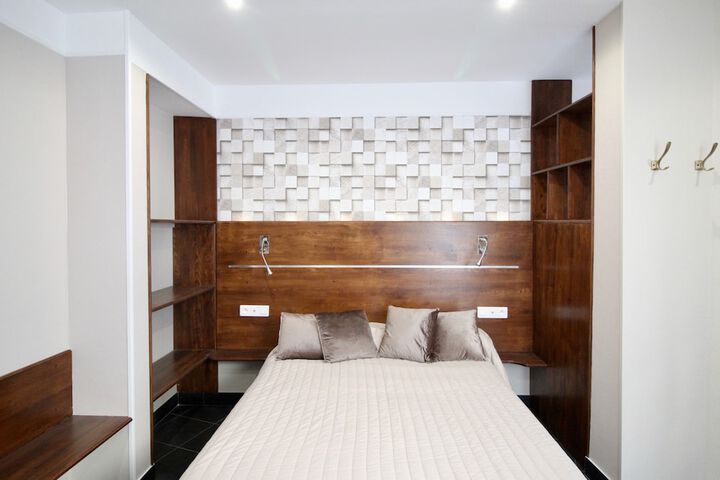 Room 8 of 71