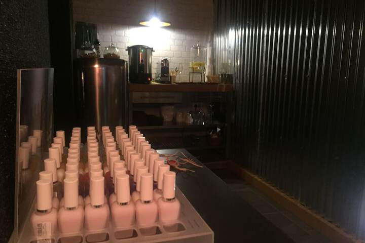 Nail salon