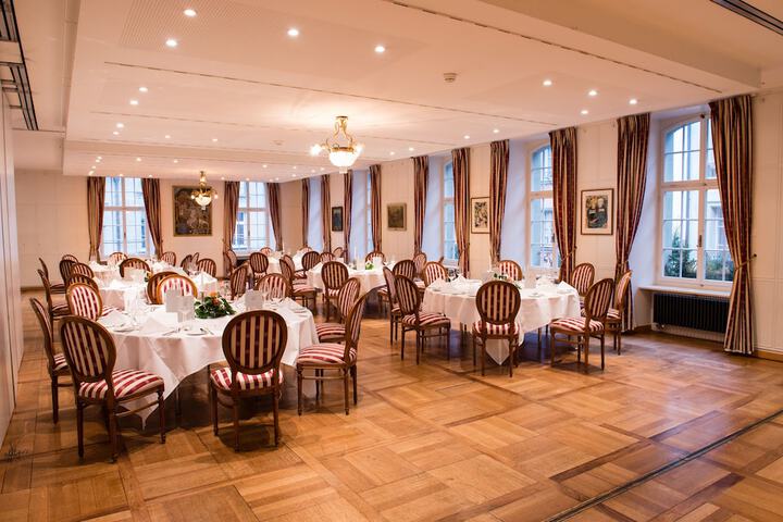 Ballroom/Hall 25 of 31