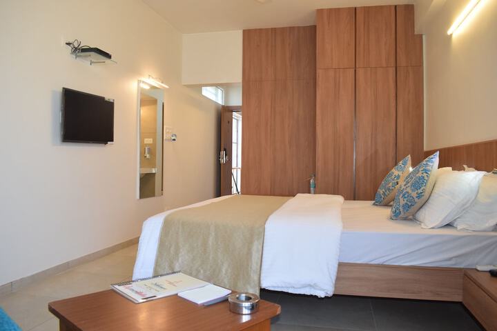 Room 8 of 54